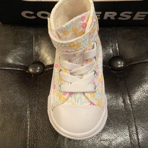 Converse Little Girl Toddler Shoes Size 4